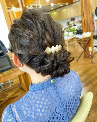 ロング ヘアアレンジ 荒木 ひろかのヘアスタイル