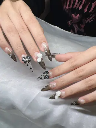 ネイル Lee Nailsのネイルデザイン