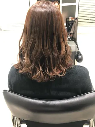 ミディアム GO TODAY SHAiRE SALON原宿Stella店所属・GO TODAY シェアサロンのヘアスタイル