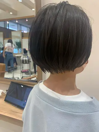 ショート 伊藤 麻菜実のヘアスタイル