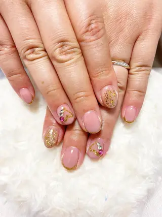 ネイル The Best Beauty受付担当のヘアスタイル