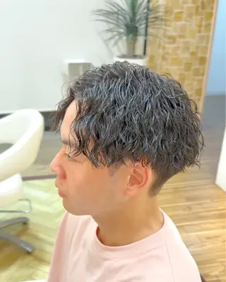 パーマ メンズ 川地 由麿のヘアスタイル
