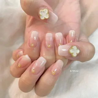 ネイル nail salon e'mu💐のネイルデザイン