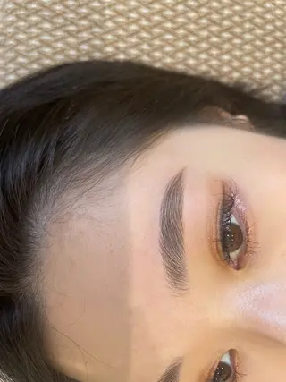 アイブロウ 久田 悠佳のネイルデザイン