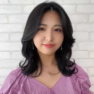 ミディアム カラー abilita AZUSAのヘアスタイル