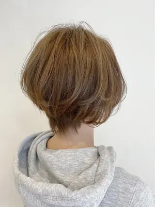 ショート カラー ボブ・レイヤーカット 吉敷航一のヘアスタイル