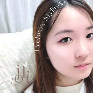 アイブロウ jolif池袋店所属・Rune 《池袋》のマツエク・マツパデザイン