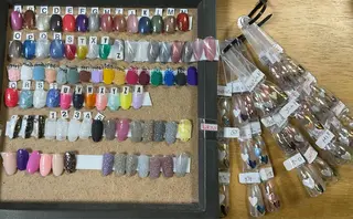 ネイル フラワー ムーンのネイルデザイン