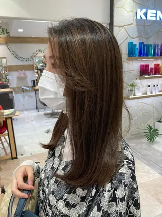 セミロング cyan SANAMIのヘアスタイル