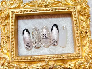 ネイル マジックミラー所属・マジック ミラーのネイルデザイン