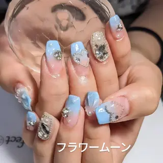 ネイル フラワー ムーンのネイルデザイン