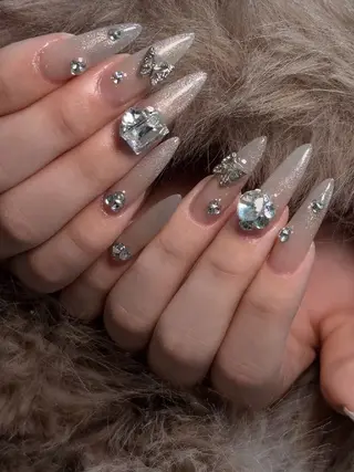 ネイル グロー ネイルのネイルデザイン