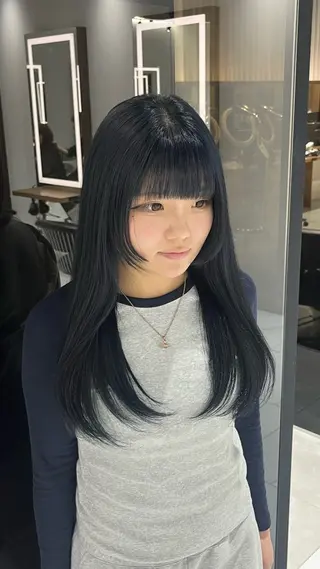 セミロング 石塚 瑛里菜のヘアスタイル