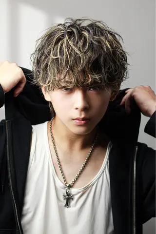 カラー メンズ 横浜/渡邊 海里のヘアスタイル