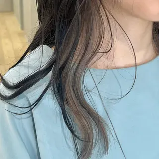 カラー 巖本 真希のヘアスタイル