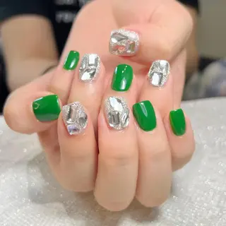 ネイル Mizuliネイル 眉毛メイクのサロンのネイルデザイン