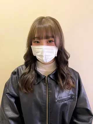 カラー 寺崎 由衣のヘアスタイル