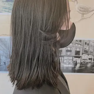 ミディアム オオネザワ ユカのヘアスタイル