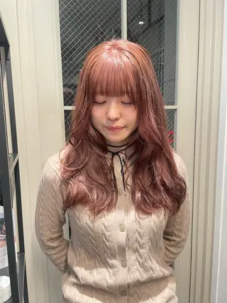 ロング カラー ミルクティー× グレージュMOMOのヘアスタイル