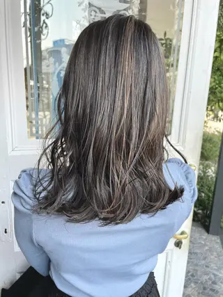 セミロング カラー 渡辺 瑠美のヘアスタイル