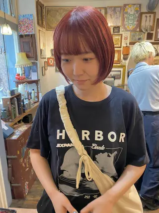 ミディアム カラー ヤスザトアヤノ ／レイヤー／オリーブのヘアスタイル