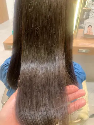 カラー 近 紗理奈のヘアスタイル