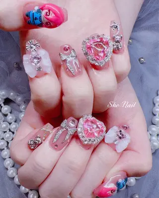 ネイル She   Nail所属・ISA_ BELLAのネイルデザイン