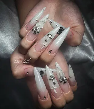 ネイル She   Nail所属・ISA_ BELLAのネイルデザイン