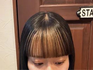 カラー RECHE所属・YUURI カットモデルのヘアスタイル