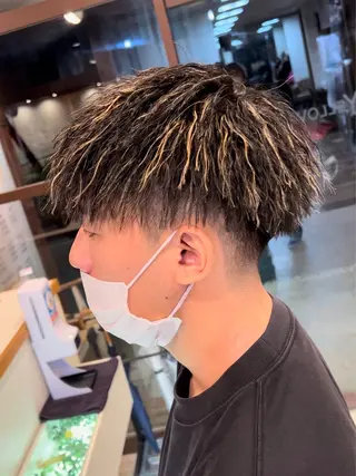 ショート メンズ メンズ曲がる 縮毛矯正/駅徒歩4分のヘアスタイル