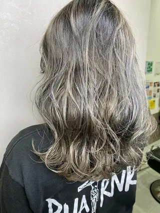 セミロング トップスタイリスト 江口 稜亮のヘアスタイル