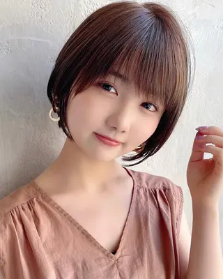 ショート カラー 💍新宿ショート 💍岩田莉奈のヘアスタイル
