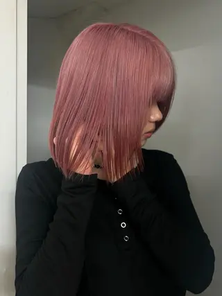 ショート カラー hen所属・心斎橋/レイヤー/ ブリーチ/モエのヘアスタイル