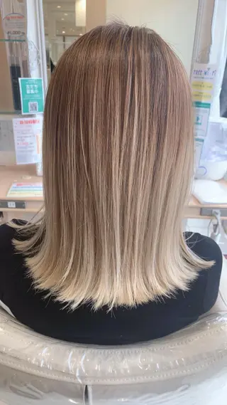 ミディアム 鈴木 華枝のヘアスタイル