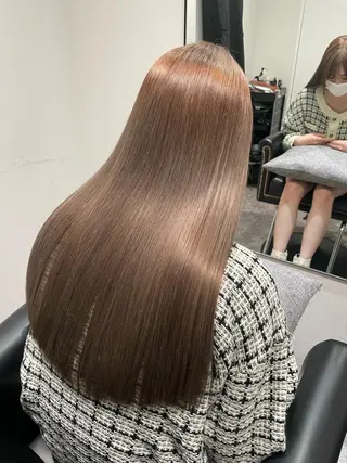 カラー ikuma/ ミルクティーのヘアスタイル