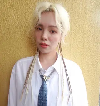 ロング Cocona 🦤 /ブリーチ/艶カラーのヘアスタイル