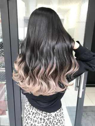 ロング カラー 横山 奈央のヘアスタイル