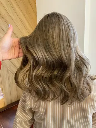 カラー 井上 舞のヘアスタイル