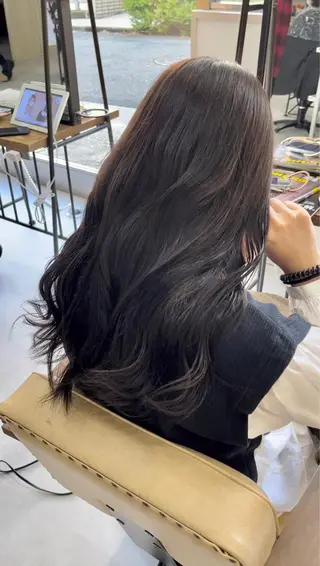 ロング メンズバレイヤージュ 斉藤春のヘアスタイル