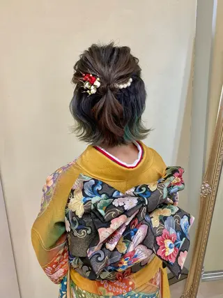 ミディアム ヘアアレンジ ライト写真場所属・タニモト ユイのヘアスタイル