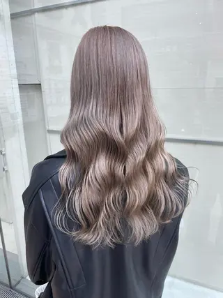 ロング カラー 🪄池袋ハイトーン 🪄ブリーチカラーのヘアスタイル