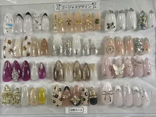 ネイル ❤️💛🩵京橋 痛ネイル⭐️3Dのネイルデザイン