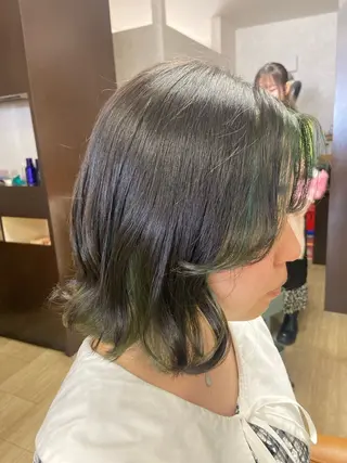 ミディアム カラー 千上 結希奈のヘアスタイル
