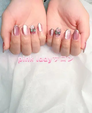 ネイル pink ladyサロン所属・べ にのネイルデザイン