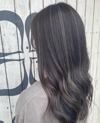 セミロング カラー 伊庭 勇輝のヘアスタイル