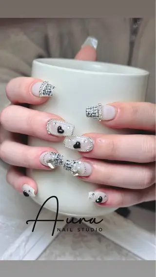 ネイル Aura Nail Studioのネイルデザイン