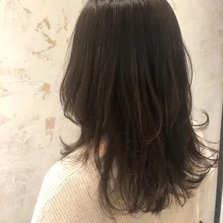 セミロング カラー 藤田 歩美のヘアスタイル