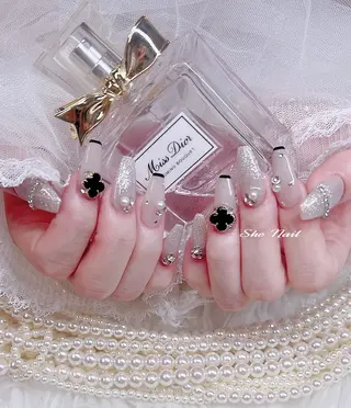 ネイル She   Nail所属・ISA_ BELLAのネイルデザイン