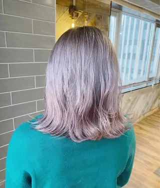 セミロング yori SAPPORO所属・yoriダブルカラー 代表すがわらのヘアスタイル