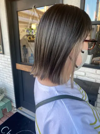 ショート 小坂 真子のヘアスタイル